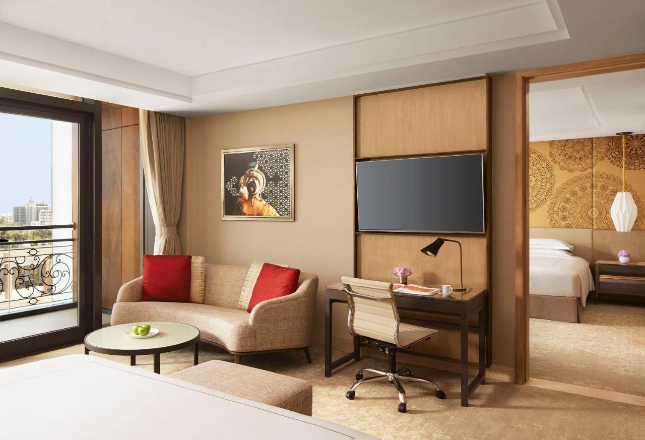 Taj Wellington Mews Chennai Hotel Екстериор снимка