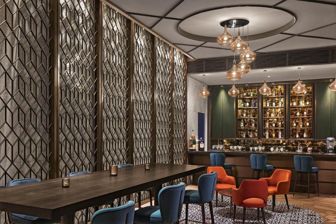 Taj Wellington Mews Chennai Hotel Екстериор снимка